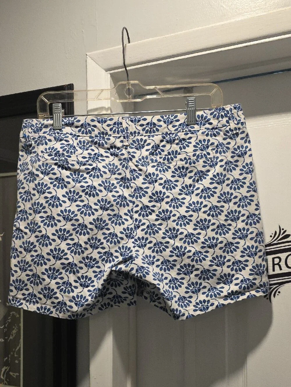 Liz Claiborne White and Blue Floral Bermuda Shorts